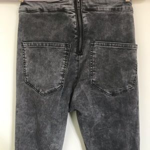 Acid wash stretchy high waisted jean